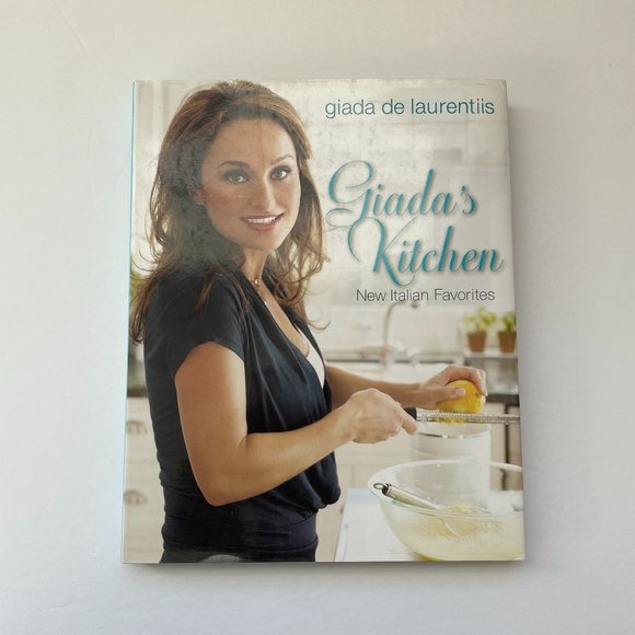 😋3 for $20 All Cookbooks😋Giada's Kitchen Cookbook - Picture 1 of 3